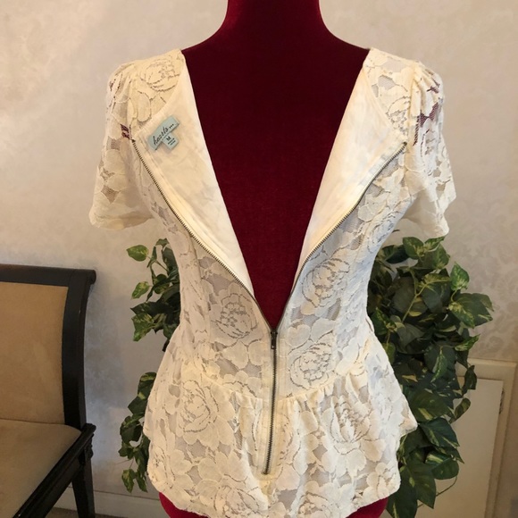 Hearts Brand Lace Fitted Blouse, Size Medium - Picture 6 of 8